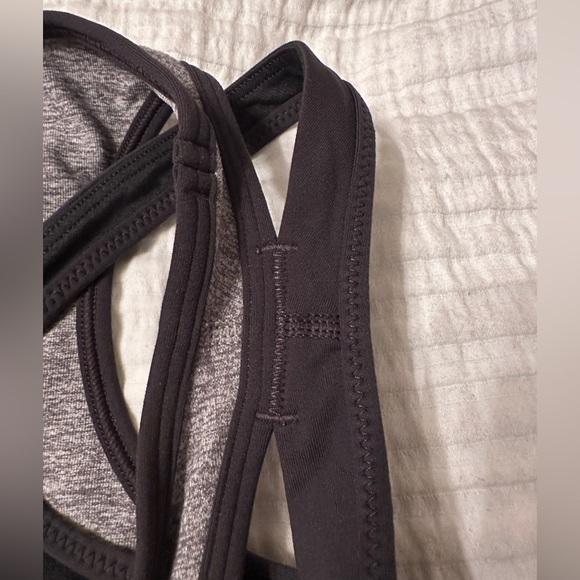 Lululemon Inspiration Tank - Size 6 - Picture 8 of 12